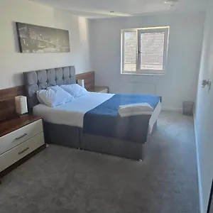 Apartment Hullidays - The Sawmill