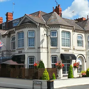 Brookside & Restaurant ,suitable For Solo Travelers, Couples, Families, Groups Education Trips & Contractors Welcome Hotel Chester